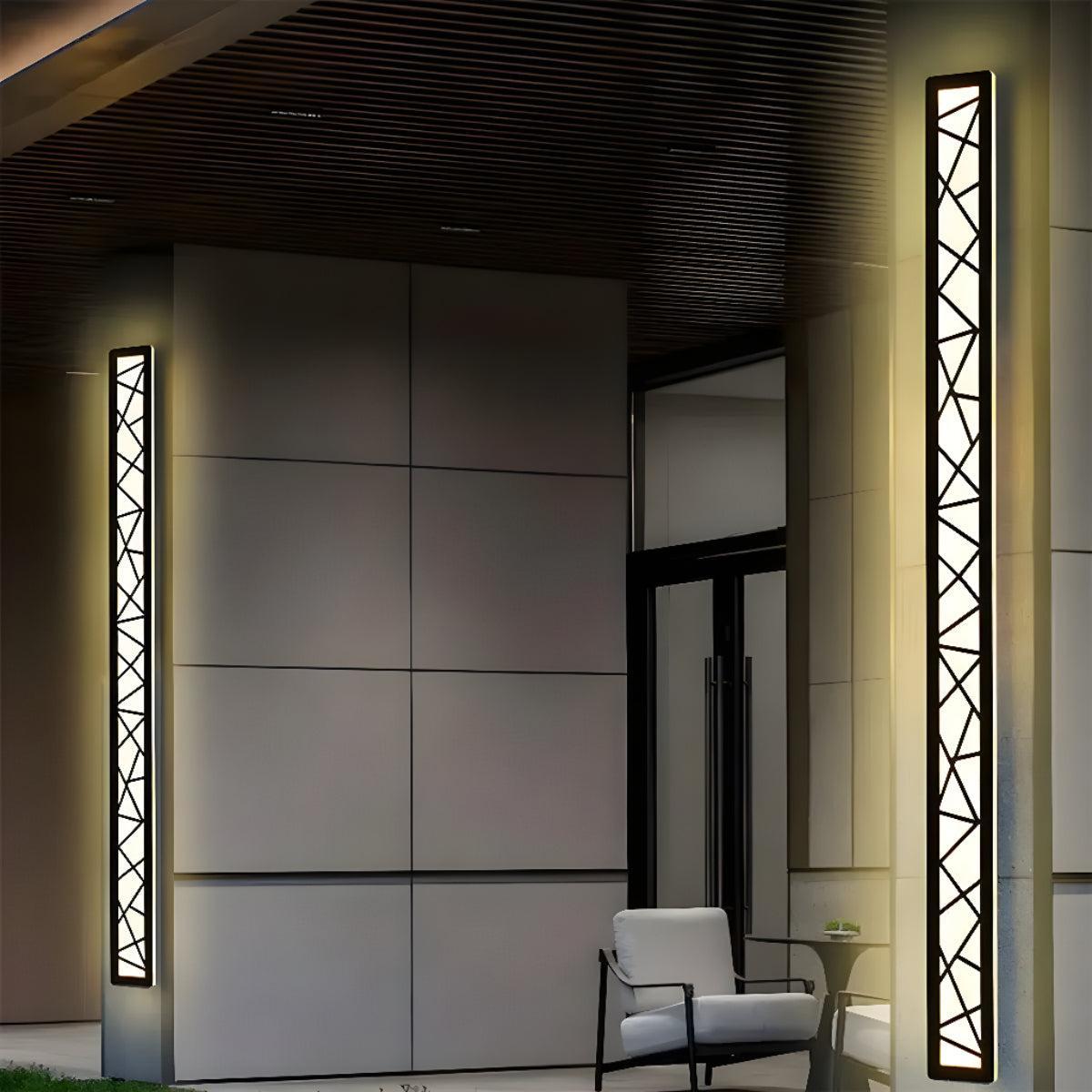 Outdoor Wall Light With Geometric Patterned Design