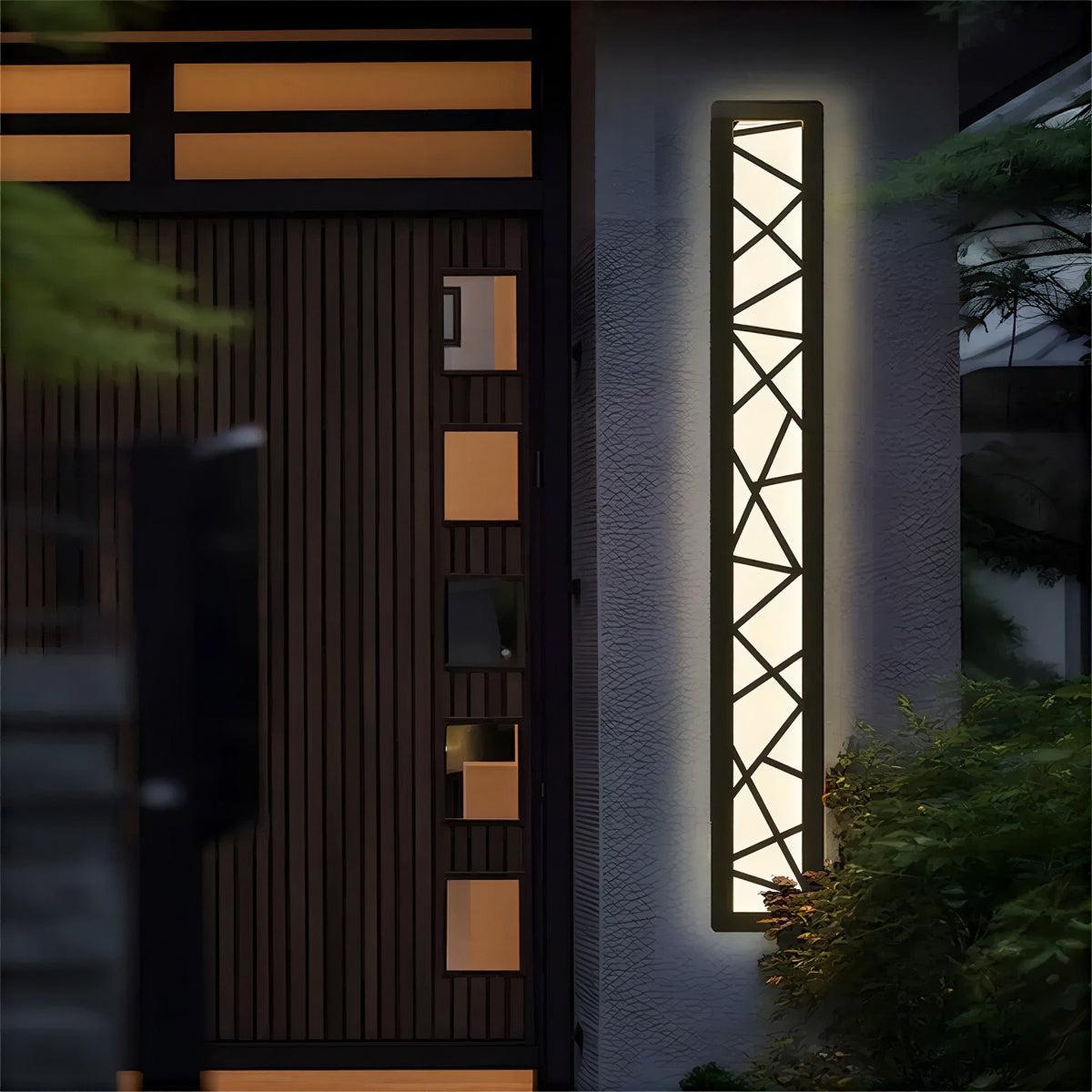 Outdoor Wall Light With Geometric Patterned Design